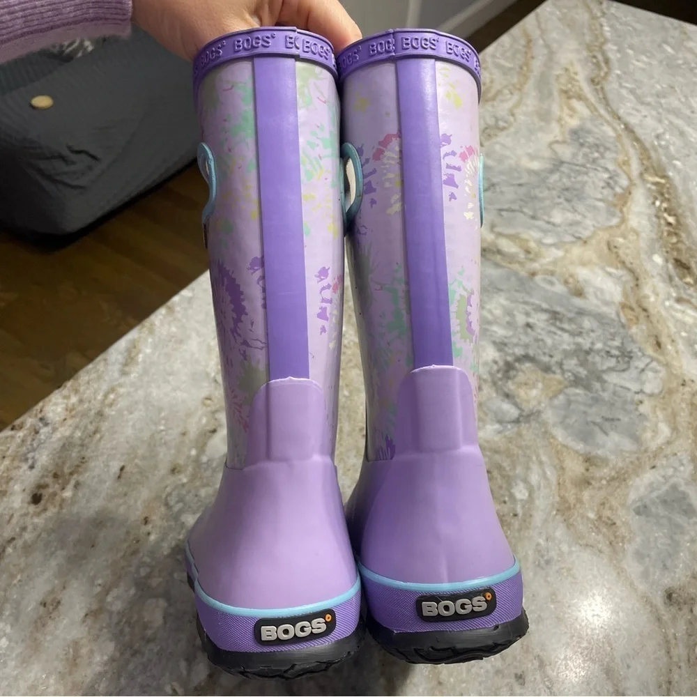 Bogs lilac floral Insulated Waterproof Kids Youth Size 4 EU37
